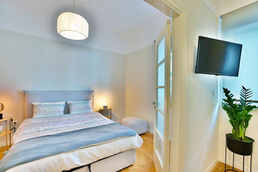 Newly Renovated In The Heart Of Athens. * Αθήνα