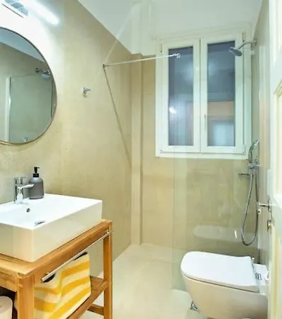 Newly Renovated Apartment In The Heart Of Athens. Exterior photo