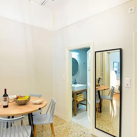 Newly Renovated Apartment In The Heart Of Athens. Exterior photo