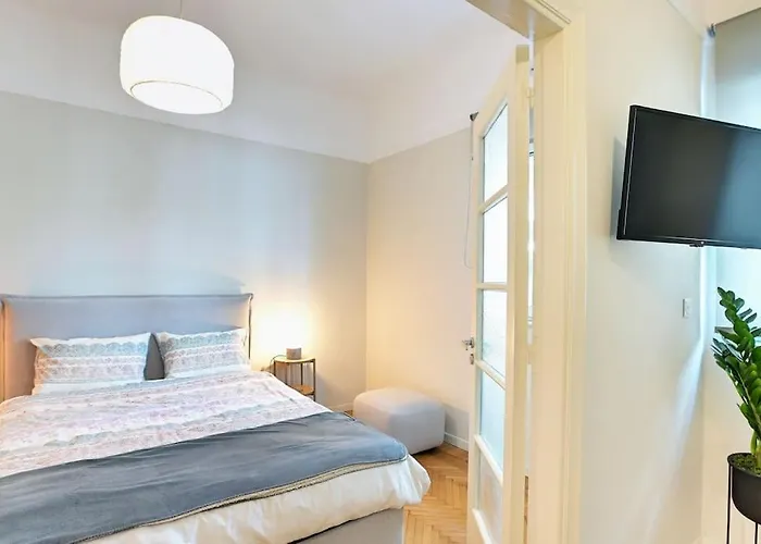 Newly Renovated Apartment In The Heart Of Athens.
